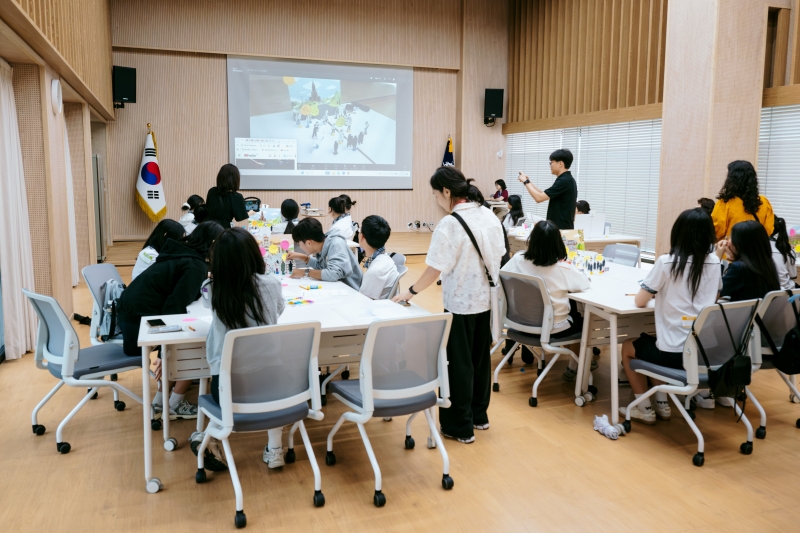[청소년] 전시연계 교육프로그램 <1987 서울, 코드 잠금해제> 연관 이미지