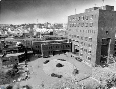 남영동 대공분실 증축 전 후 모습: : 1983년(우)